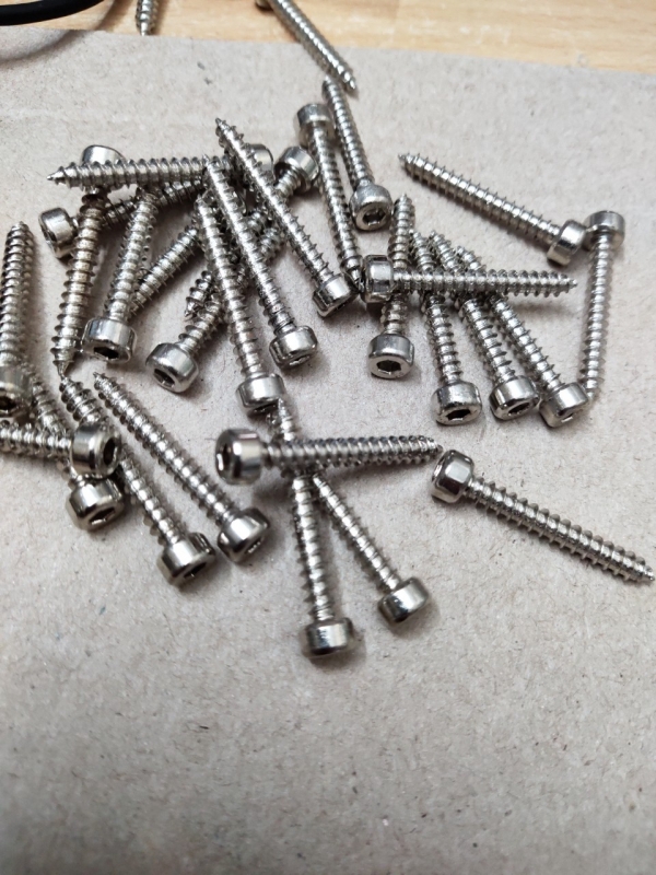 Vít bắt gỗ lục giác nổi M4x30mm ( màu trắng) -(PK414)